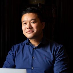 Portret van Wing Cheung